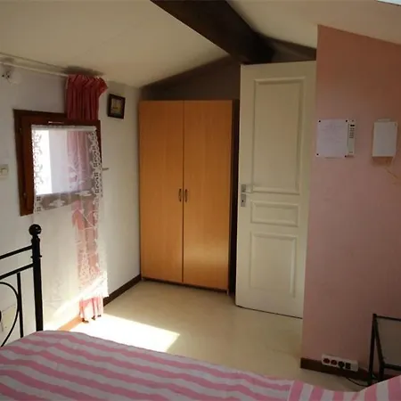 3 6 Couchages, Cuisine Climatisee, Petite Terrasse, Securisee Piscine Commune 400m De La Lrjp50 *