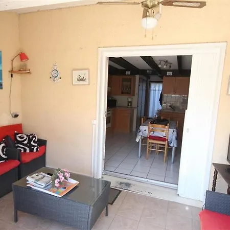 3 6 Couchages, Cuisine Climatisee, Petite Terrasse, Securisee Piscine Commune 400m De La Lrjp50 *